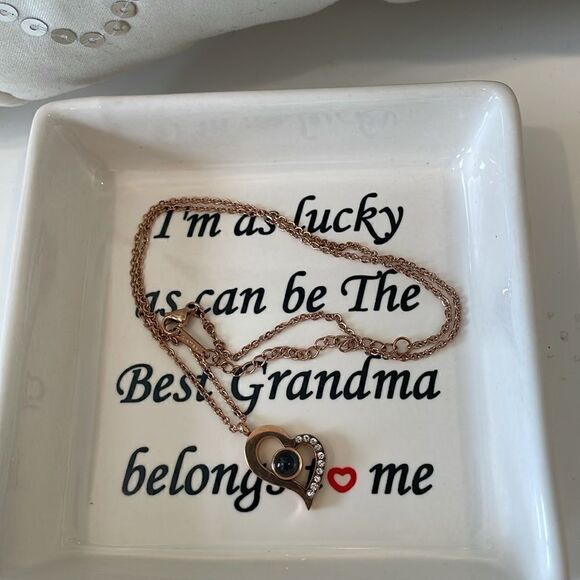 Best Grandma Ever Keepsake Jewerly Box with heart shape necklace - Picture 3 of 8